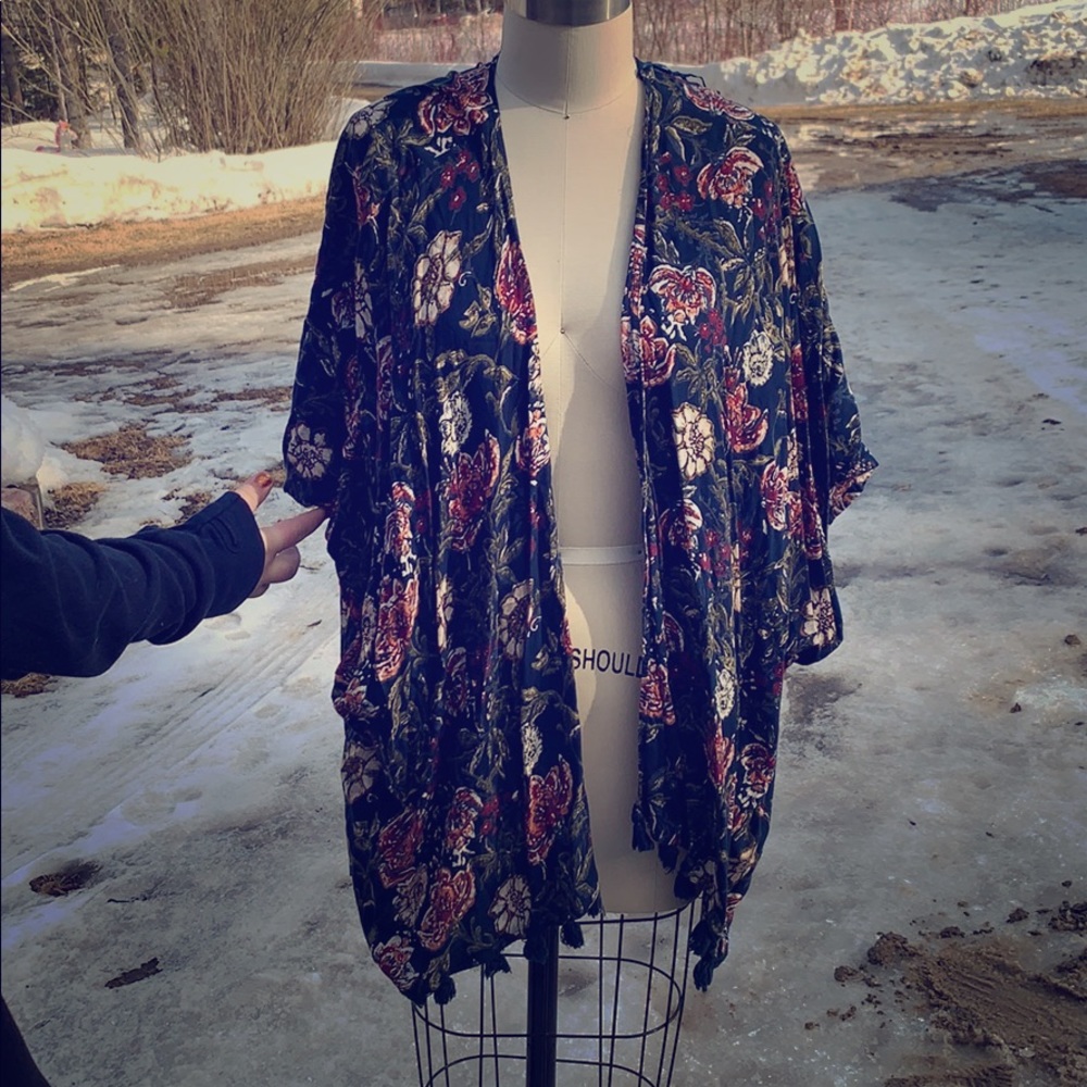 NWOT women’s Cape